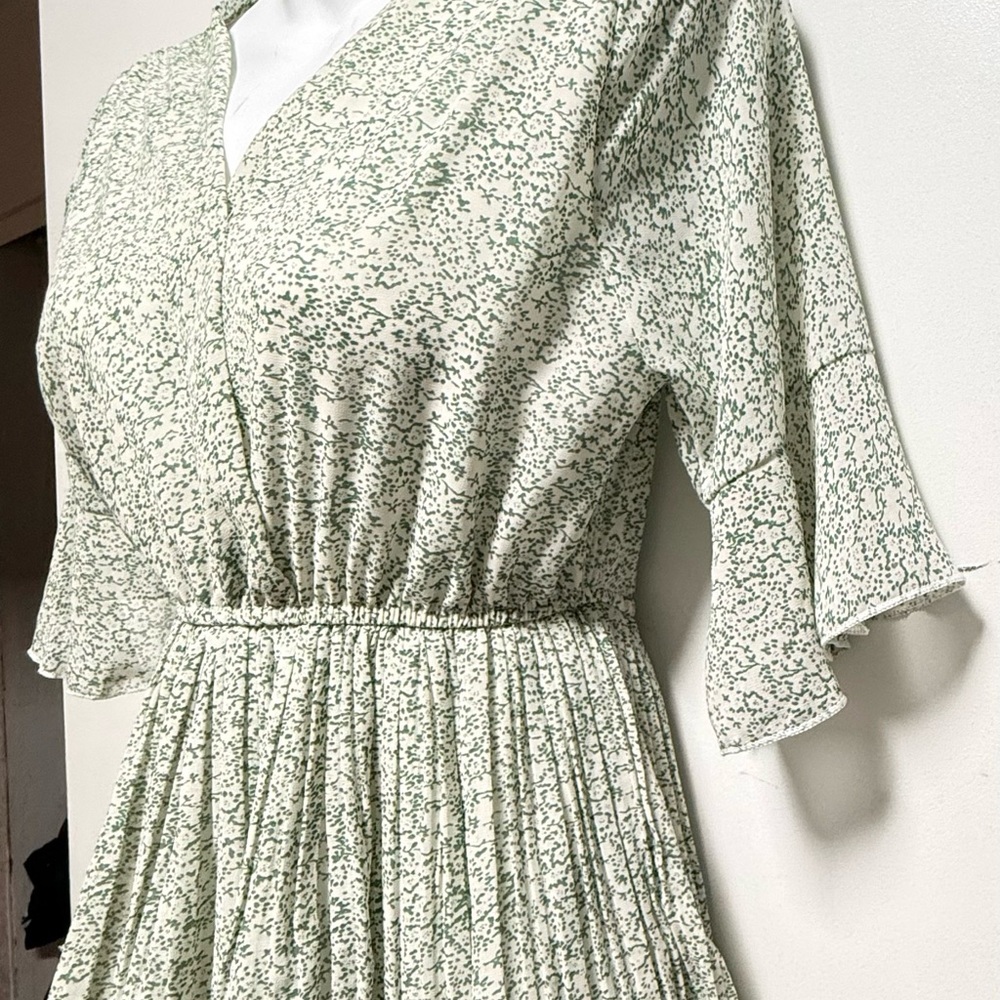 Floral Ruffle Dress Size S - Picture 4 of 9